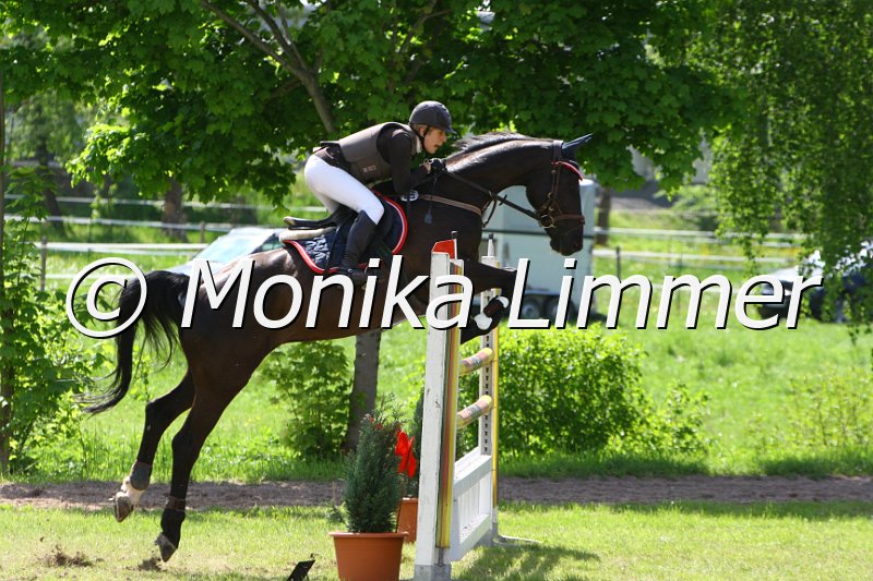 005M7006_Spezialist_M Springen x.JPG